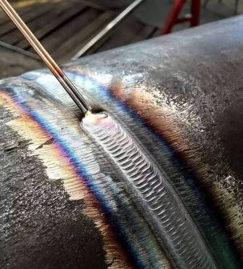 焊接机器人分为___、___两种 焊接机器人分为___、___两种